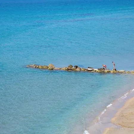 Yialos Αστρακερή